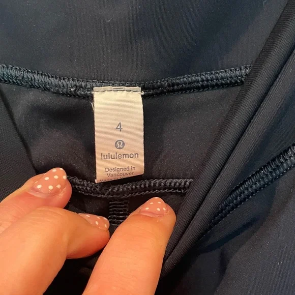Lululemon Adore Your Core (28”) in Nocturnal Teal, Size 4 - Picture 7 of 9